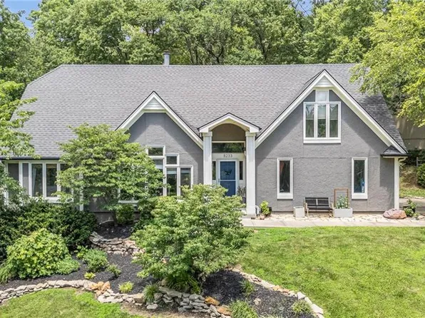 8233 NW Weatherby Dr, Weatherby Lake, MO 64152