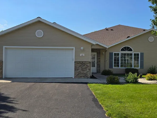 410 30th St N, Moorhead, MN 56560