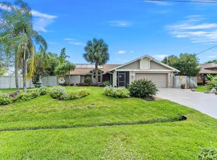 417 SW Whitmore Dr, Port Saint Lucie, FL 34984