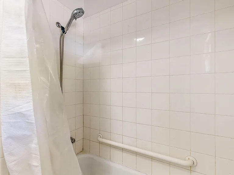 560 McConnell Ave — Photo 16