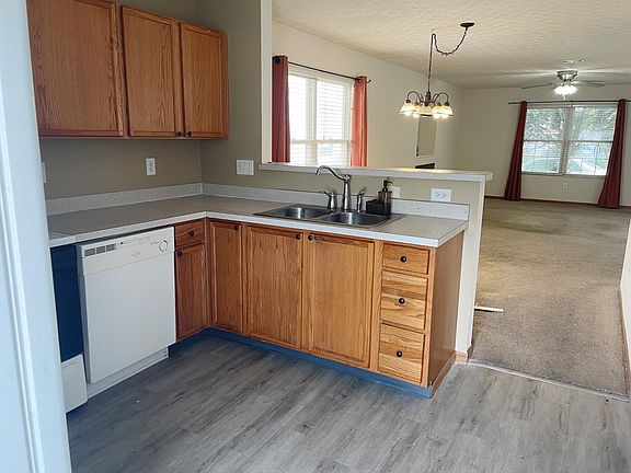 4th image of 4778 Hoseah St