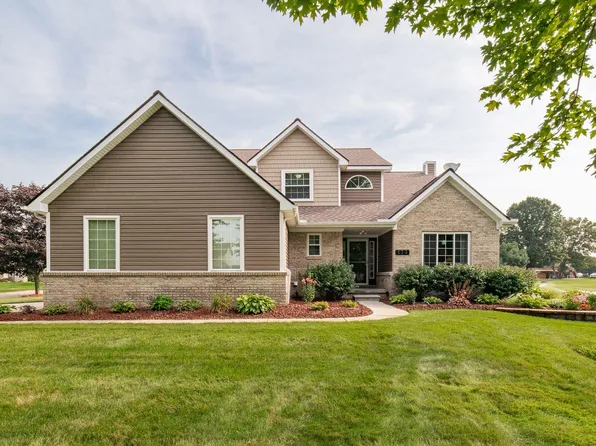 173 Lakeshore Dr, Clarkston, MI 48348