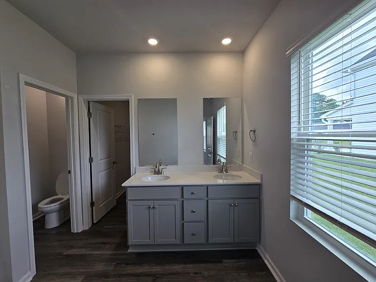 517 Sandy Hollow Dr — Photo 8