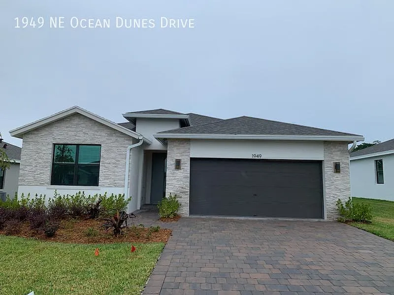 1949 NE Ocean Dunes Dr