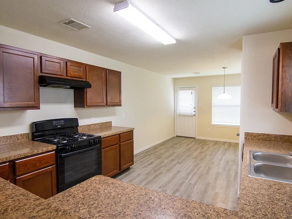 12243 Gemma Ln