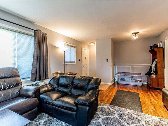 3rd image of 141 Edmunton Dr #19