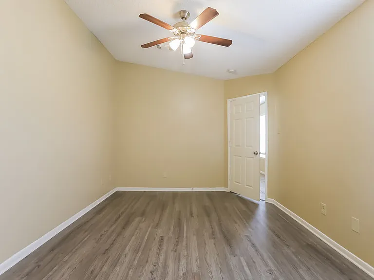 7706 Ellis Dr — Photo 9