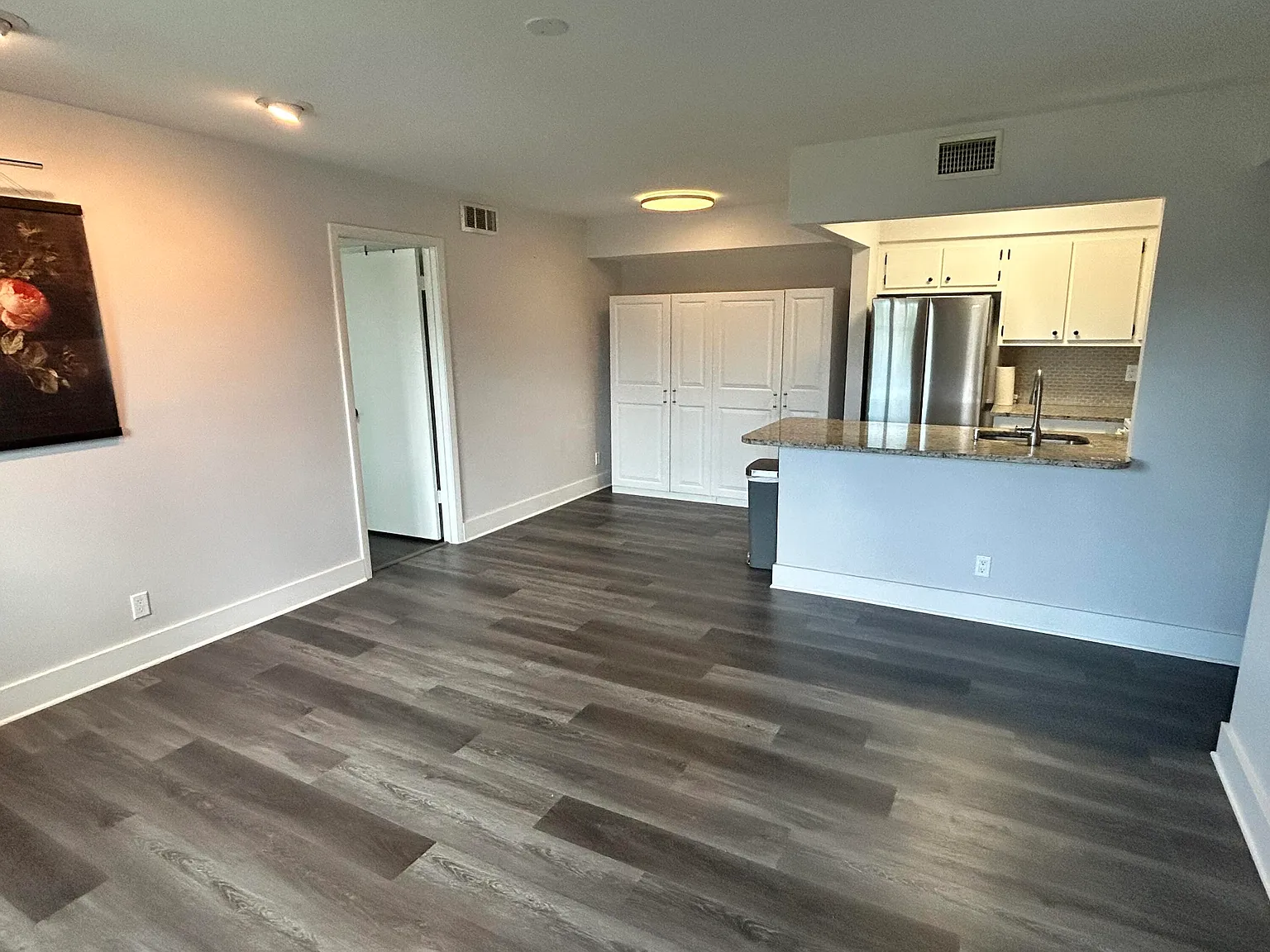 2 bed, 2.0 bath, 735 sqft, $1,800 — Photo 4