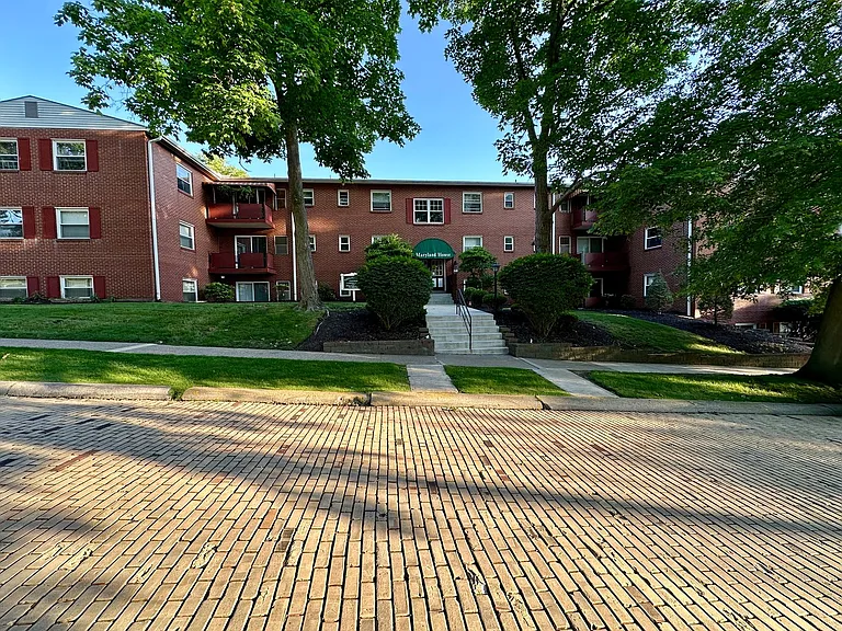 360 Maryland Ave — Photo 114
