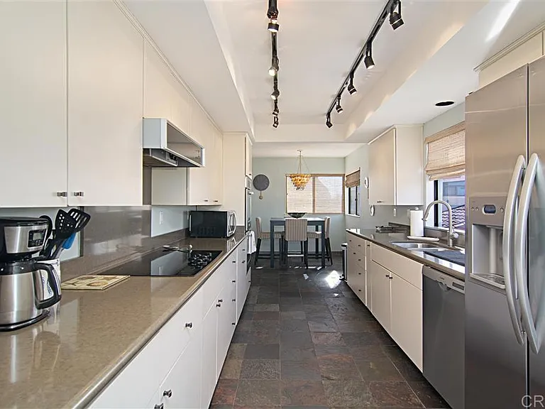 911 E Ave #301 — Photo 6