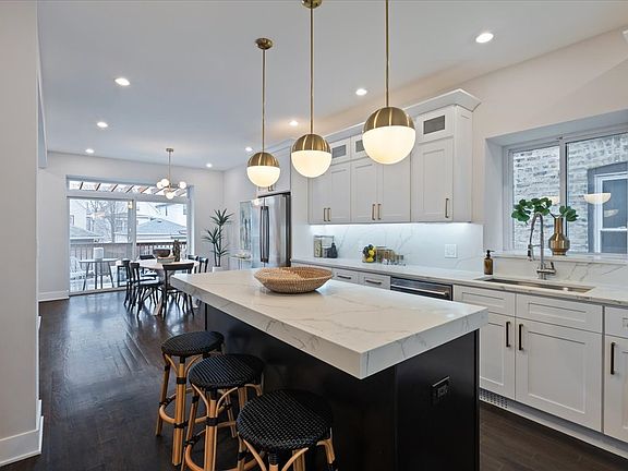 2nd image of 3346 W Cullom Ave