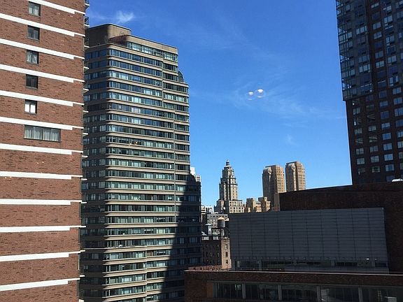 5th image of 130 W 67th St APT 14B