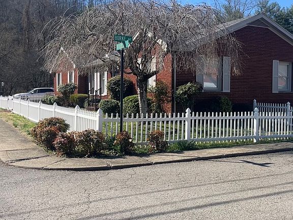 3rd image of 10 Dickerson St