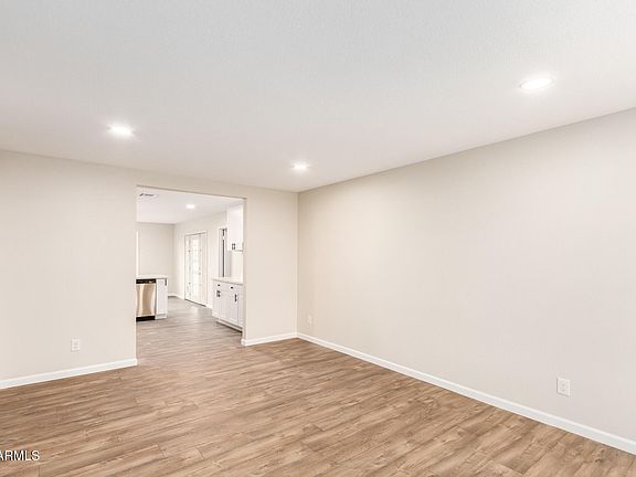 4th image of 518 N Pepperwood Ct
