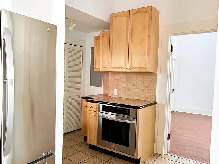 744 Highland Ave NE — Photo 7