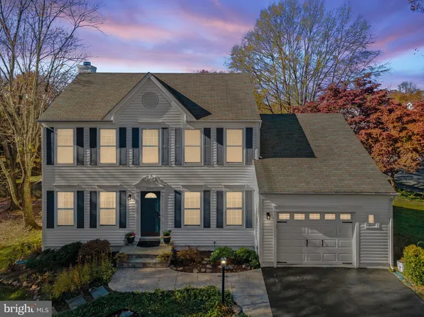 37831 Remington Dr, Purcellville, VA 20132