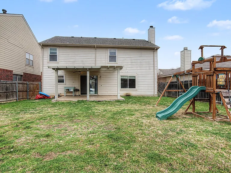 5016 Meridian Ln — Photo 36