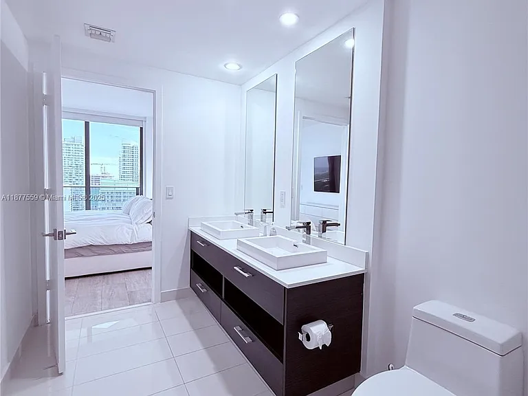 55 SW 9th St #4003 — Photo 18