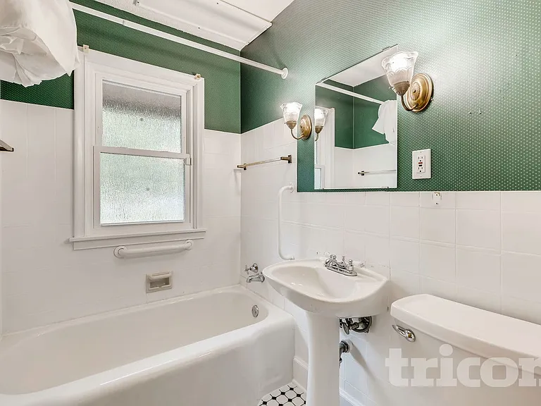 3809 Hampshire Ave N — Photo 11