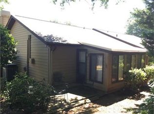 416 Sparrow Hawk Ct, Greer, SC 29650