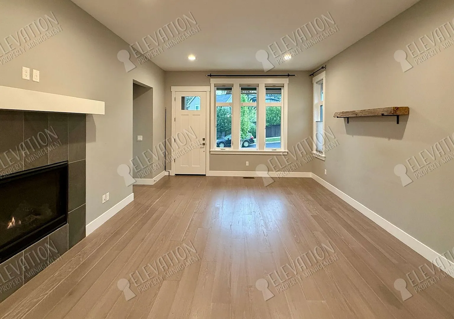 Gorgeous 3 BR craftsman close to NWX and Shevlin Park — Photo 3