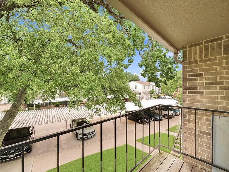 2425 Augusta Dr #22 — Photo 6