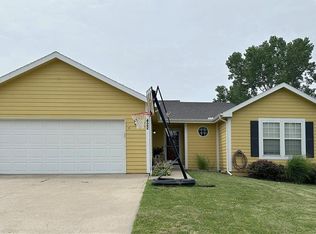 422 W 17th St, Ottawa, KS 66067