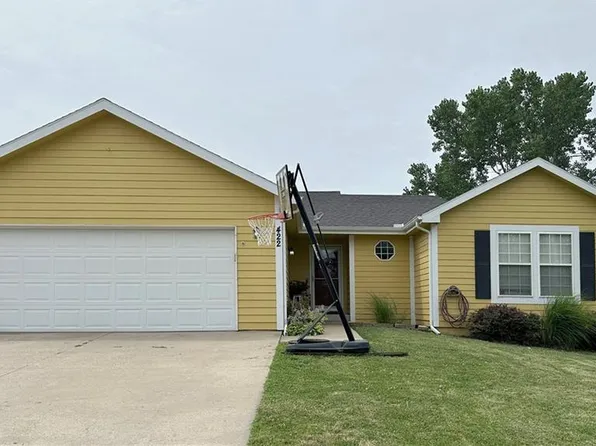 422 W 17th St, Ottawa, KS 66067