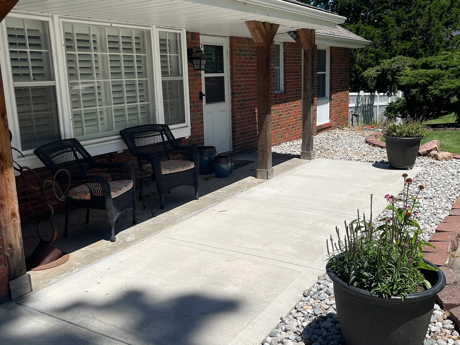 3 bed, 2520 sqft, $2,750 — Photo 2