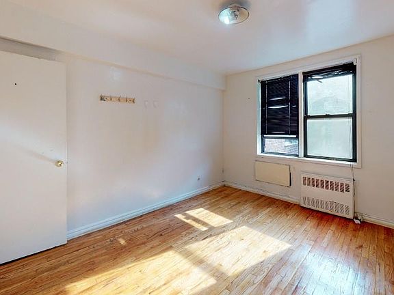 5th image of 143-30 Roosevelt Ave #3F