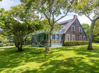 14 Cataumet Ave, Tisbury, MA 02568