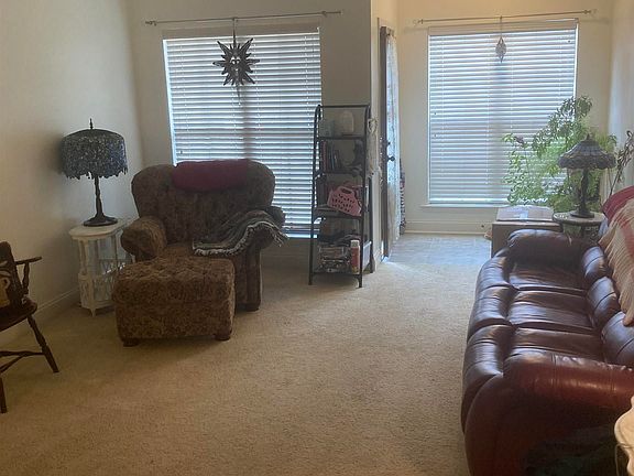 4th image of 5247 Sterling Glen Dr