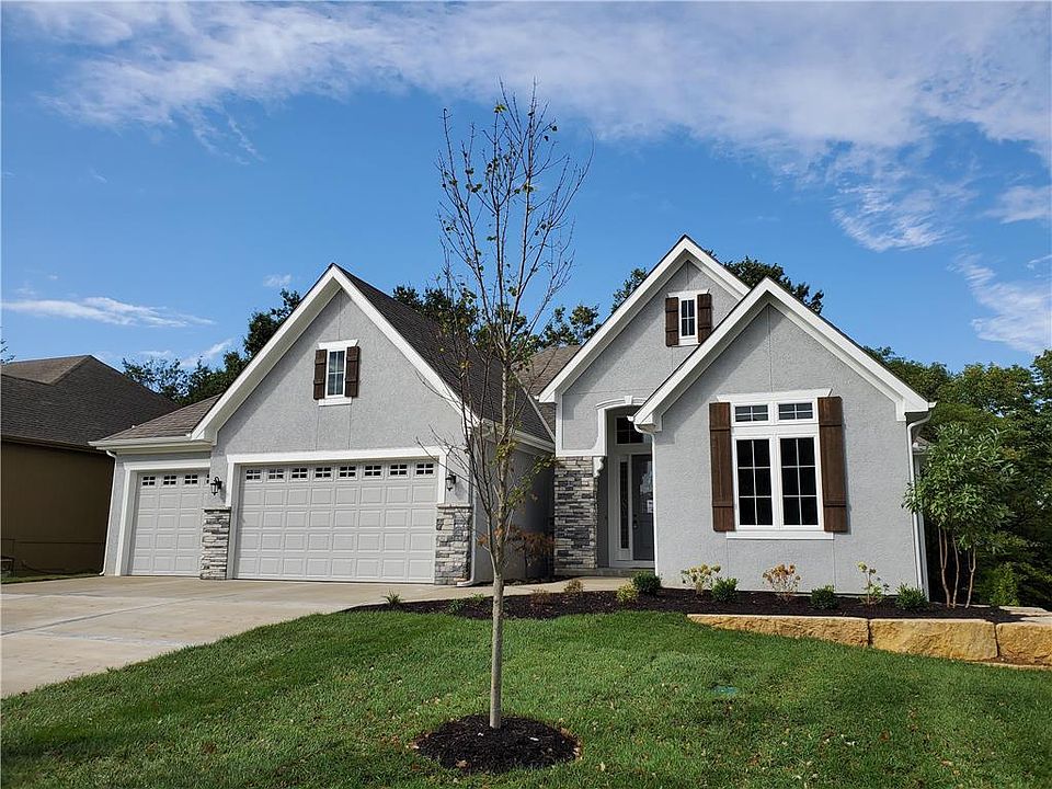 1st image of 1408 NE Kenwood Cir