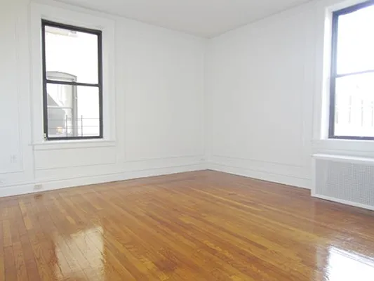 Rented by City Connections Realty | media 26