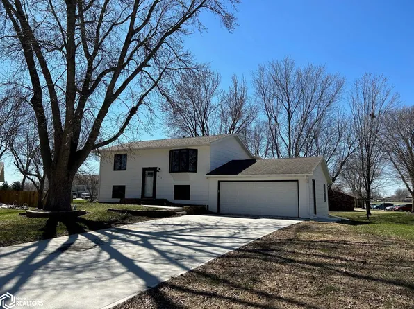 202 Sunset Cir, Emmetsburg, IA 50536