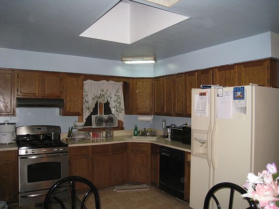 2nd image of 134 North Dr