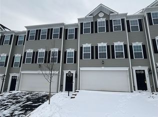 176 Lockheed Dr, Coraopolis, PA 15108