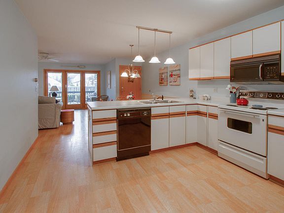 5th image of 210 N Shore Dr APT 5