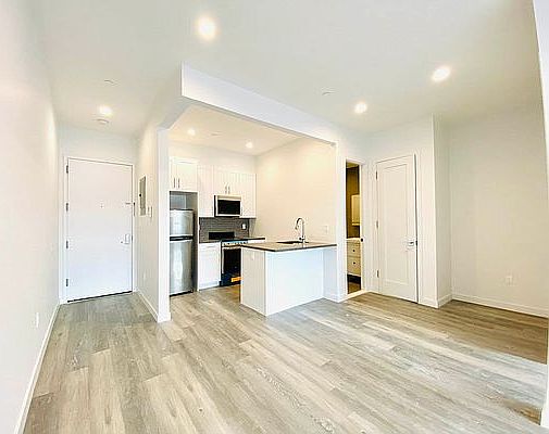 1st image of 1709 Park Pl #2