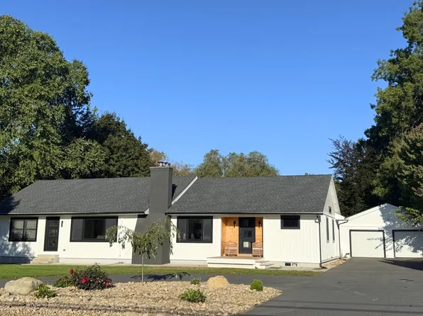 681 Center St, Ludlow, MA 01056