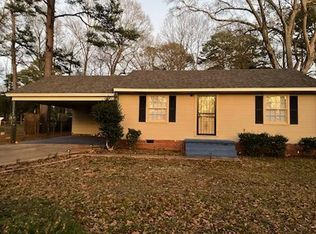 3258 Meadow Ln, Jackson, MS 39212
