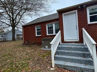 8825 McClure Cir, Charlotte, NC 28216