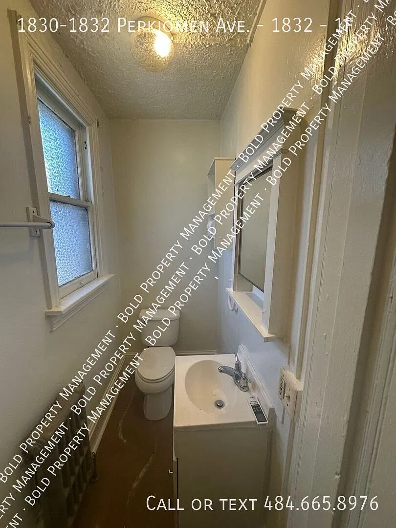 1 Bedroom 1 Bath Apartment — Photo 2