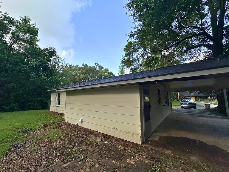1616 Gilda Cir — Photo 14