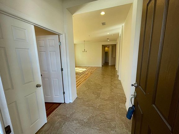 4th image of 629 American Holly Pl