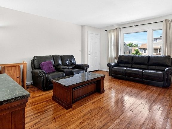 2nd image of 407 Saint Marks St #2