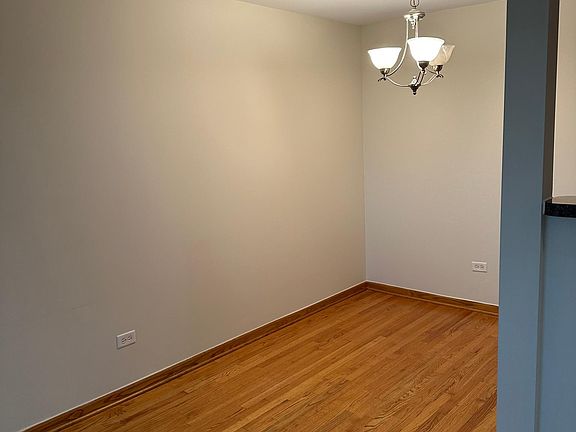2nd image of 4600 N Cumberland Ave Unit 411