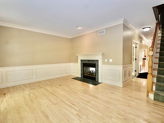 4th image of 619 S Main St #619