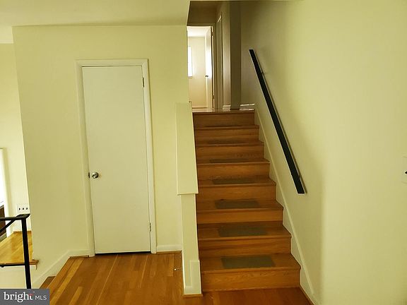 3rd image of 8813 Vernon View Dr