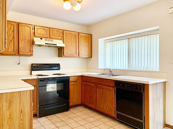 5th image of 316 Newport Ln
